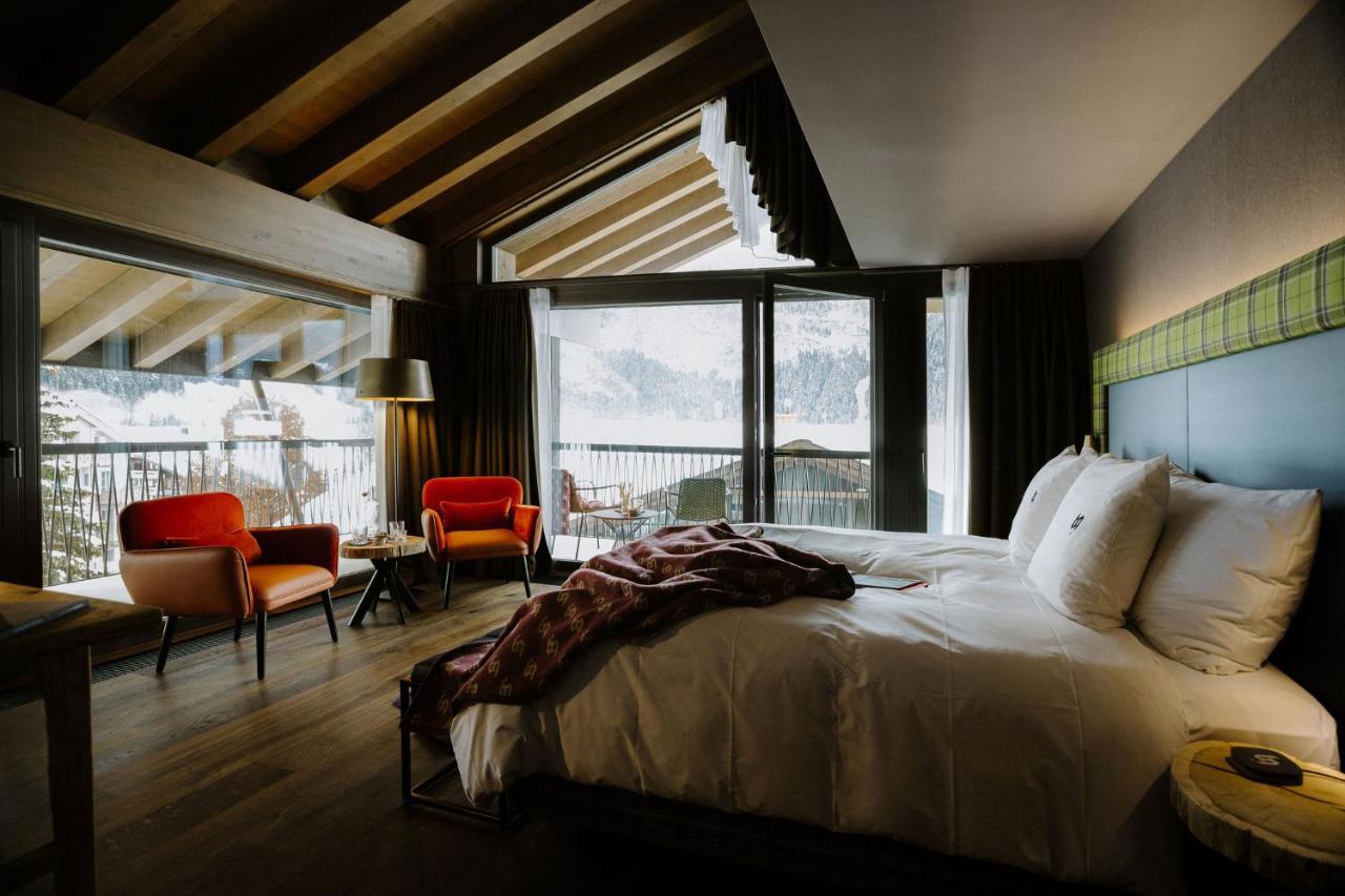 Corner Room Eiger View,1509257107:JPEG
